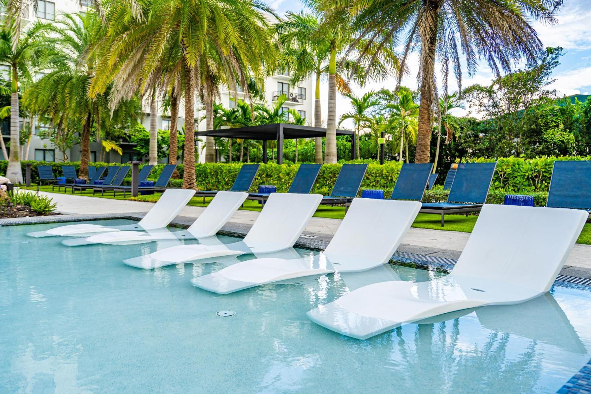 Amazing 2 Bedroom Unit In Doral Miami With Free Parking Hialeah Gardens Exterior foto
