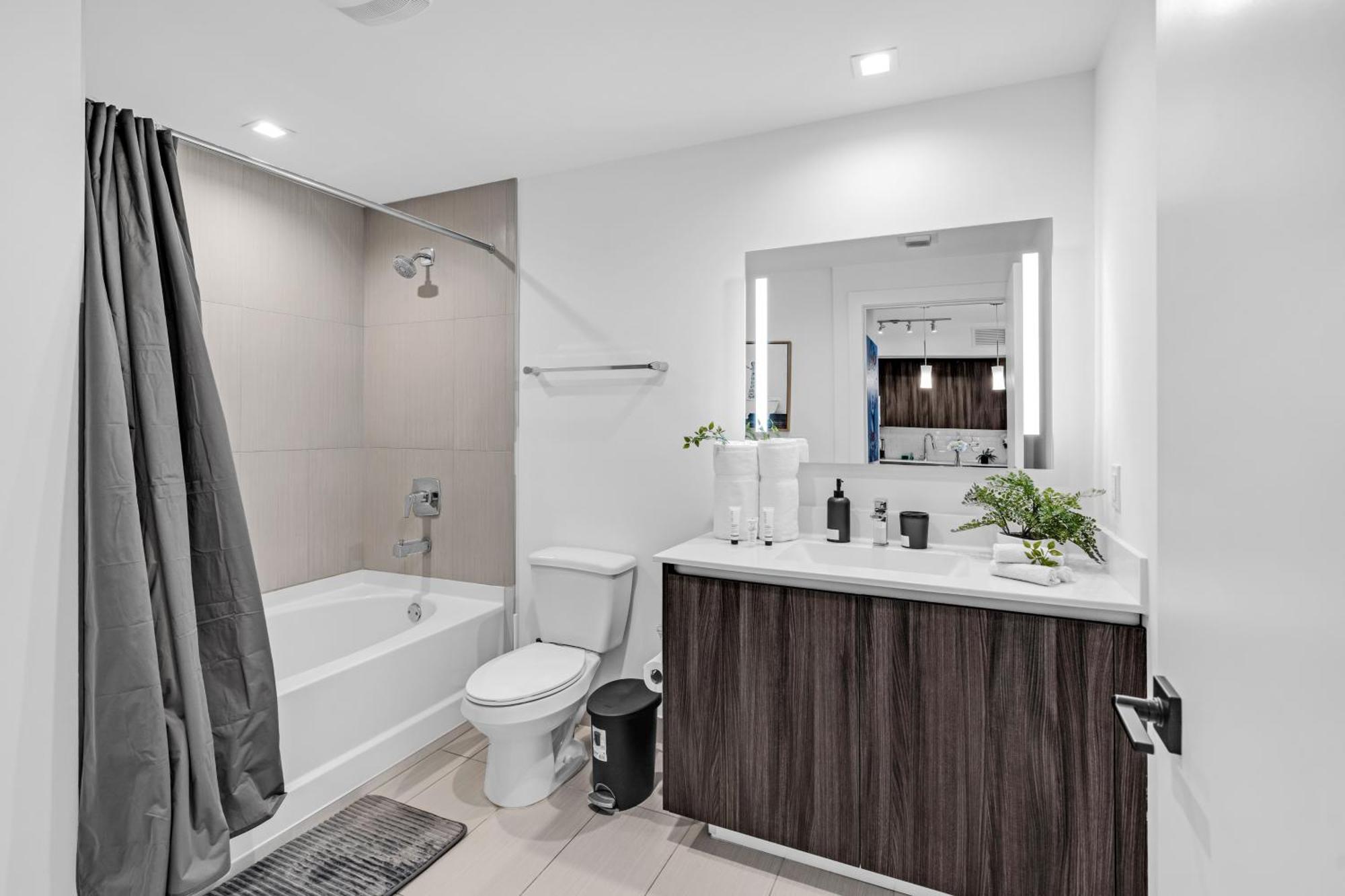 Amazing 2 Bedroom Unit In Doral Miami With Free Parking Hialeah Gardens Exterior foto